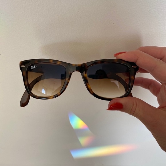 Ray Ban Folding Wayfarer Sunglasses - Picture 4 of 10